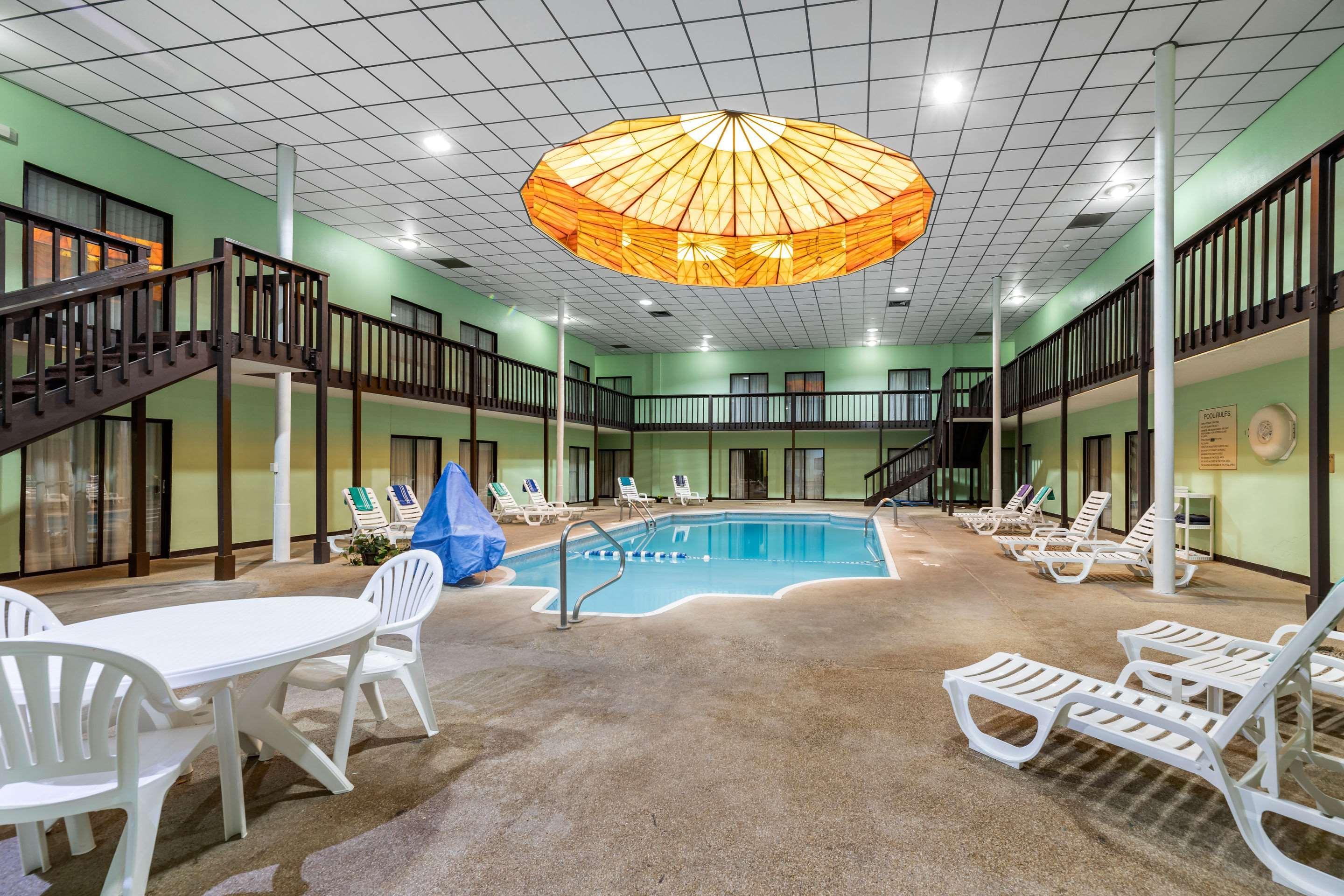 Rodeway Inn South Hutchinson Εξωτερικό φωτογραφία