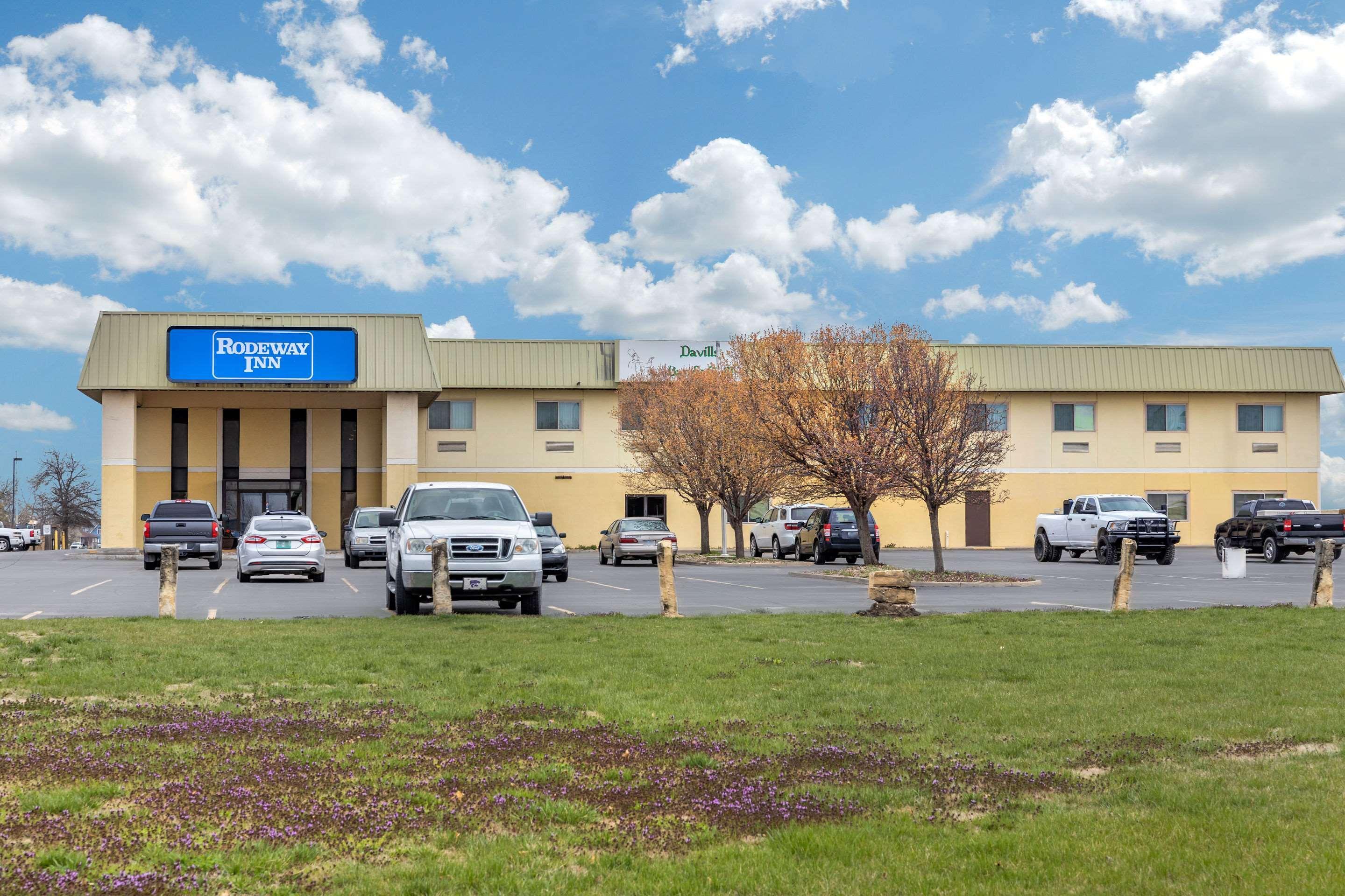Rodeway Inn South Hutchinson Εξωτερικό φωτογραφία