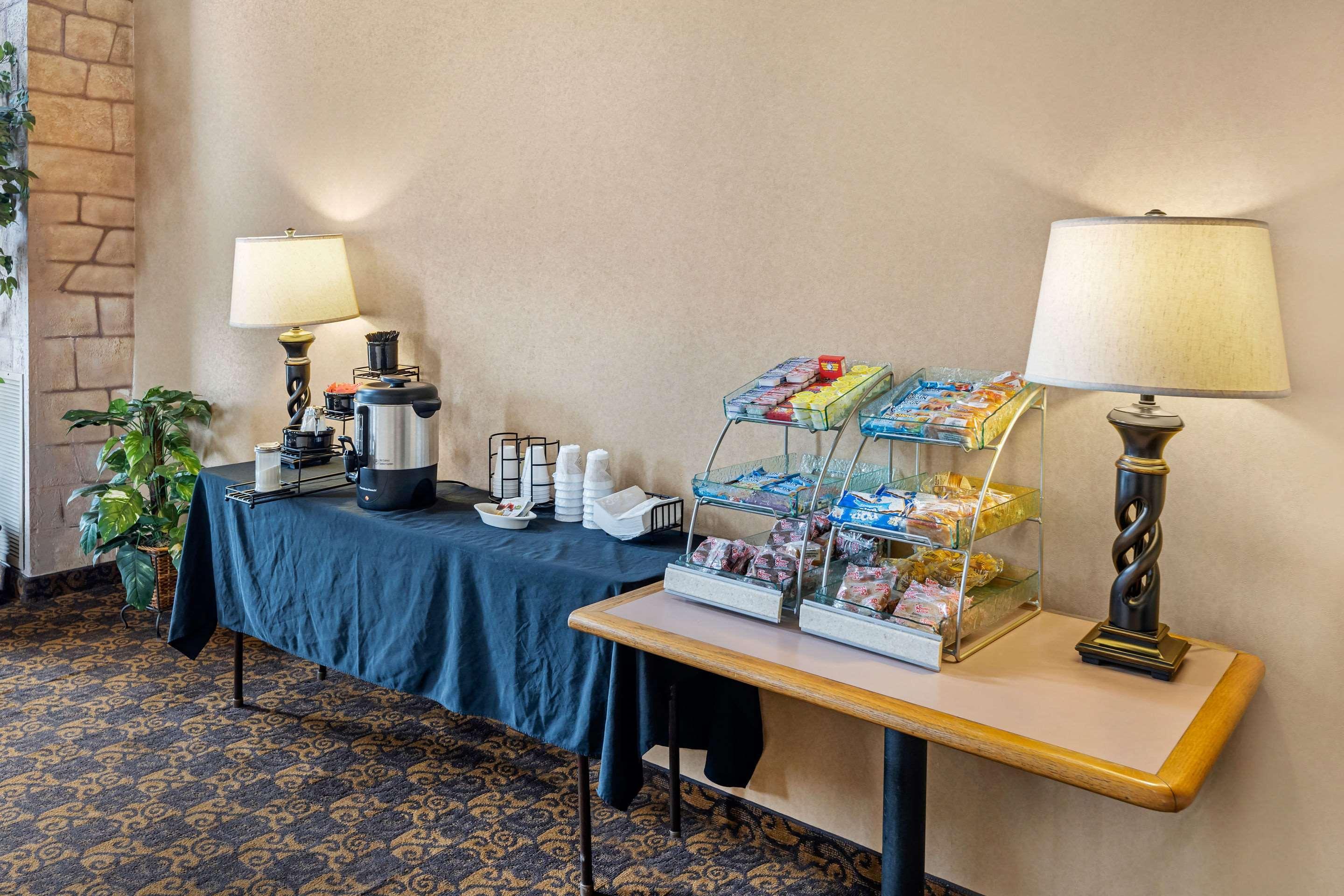 Rodeway Inn South Hutchinson Εξωτερικό φωτογραφία