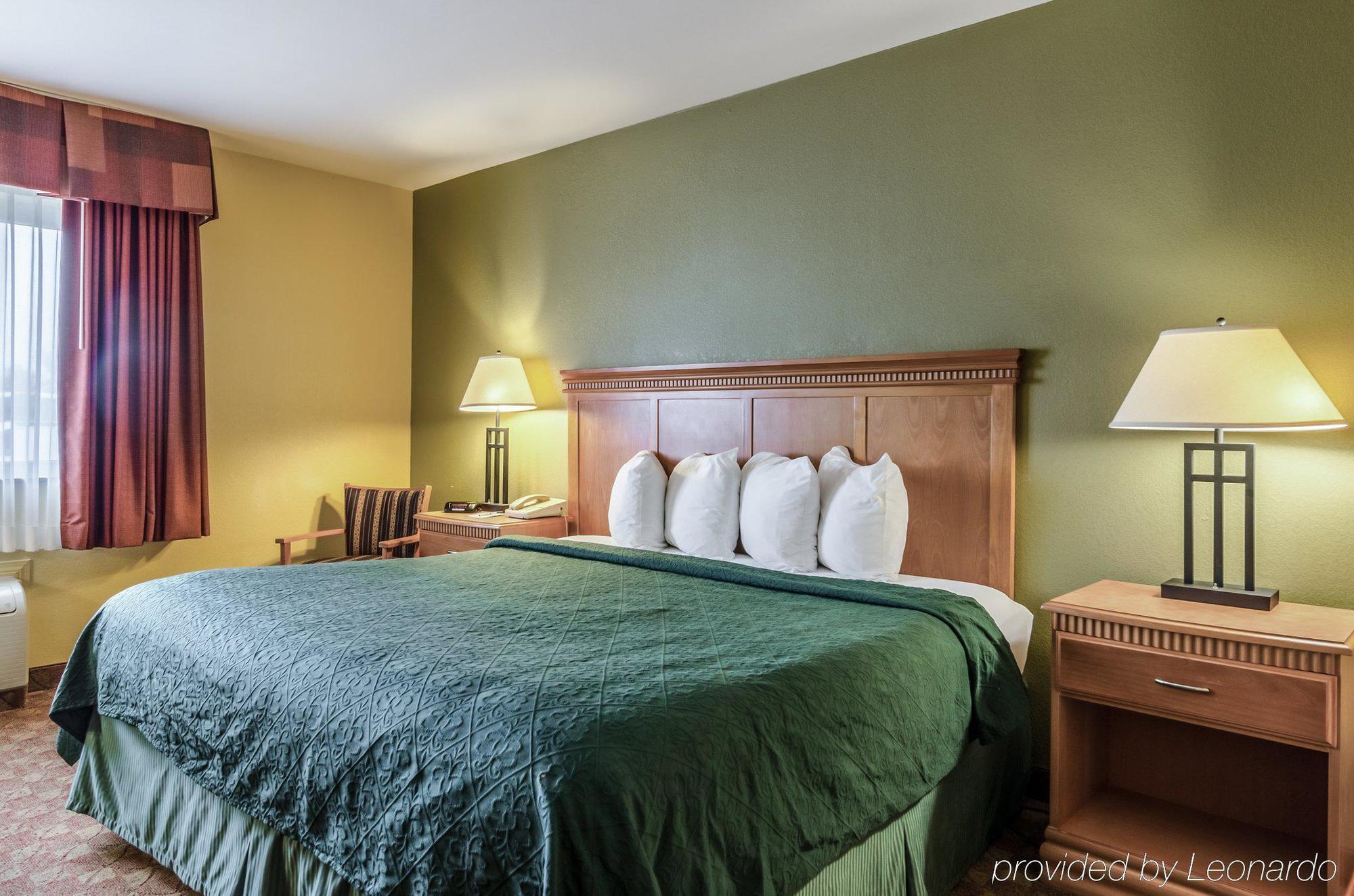 Rodeway Inn South Hutchinson Εξωτερικό φωτογραφία