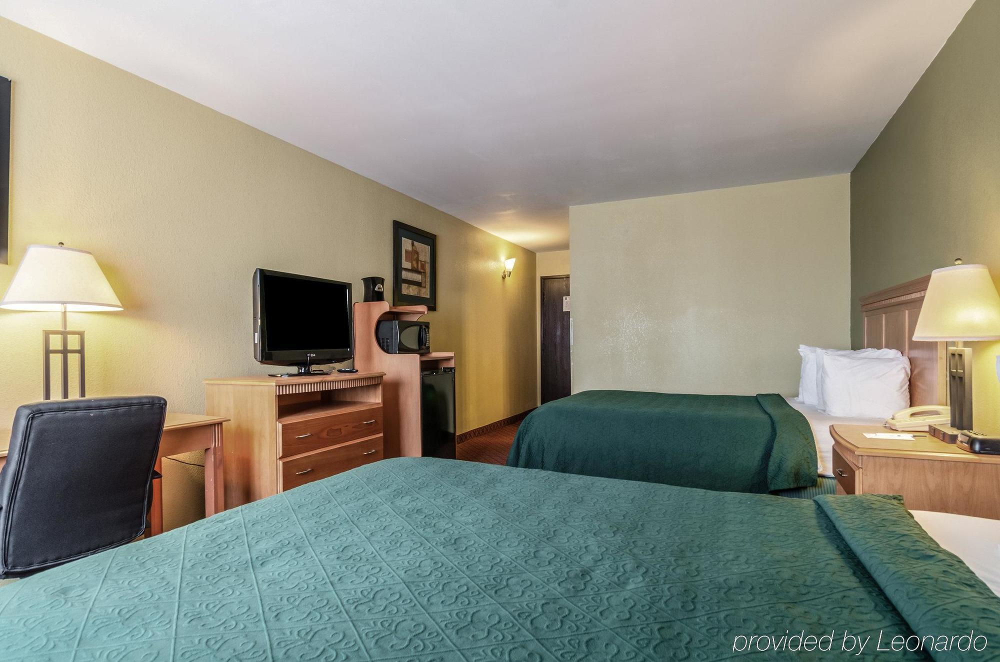 Rodeway Inn South Hutchinson Εξωτερικό φωτογραφία