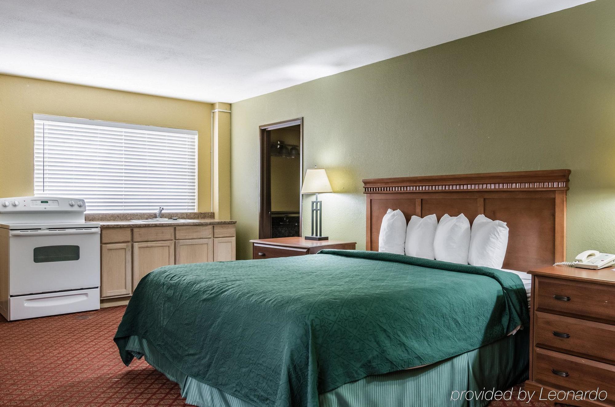Rodeway Inn South Hutchinson Εξωτερικό φωτογραφία