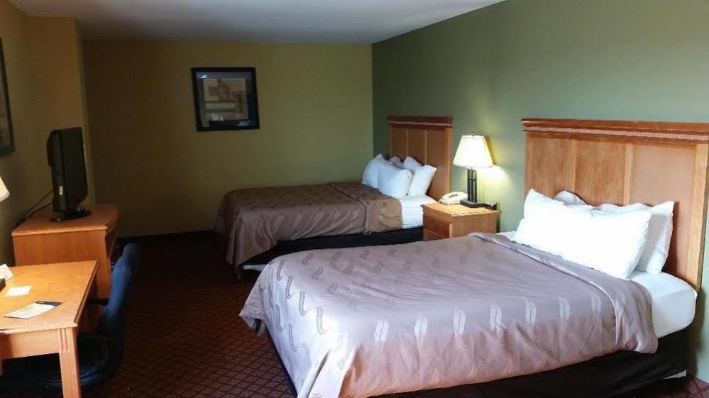 Rodeway Inn South Hutchinson Εξωτερικό φωτογραφία